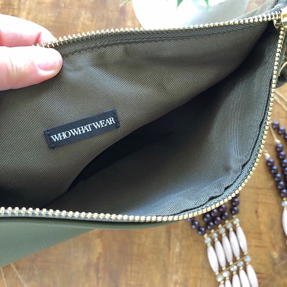 Who What Where Clutch and Statement Necklace - Picture 3 of 8